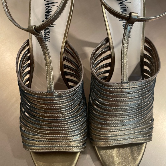 Neiman Marcus Gold leather stiletto heels with ankle strap. Size 10. - Picture 9 of 12